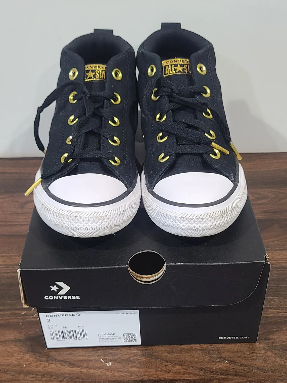 🖤✨️Converse Kids' Black High-Top Sneakers, Size 3🖤✨️
